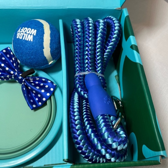 Dog Set. Collapsible bowl, leash, bow, tennis ball. NEW - Picture 7 of 10